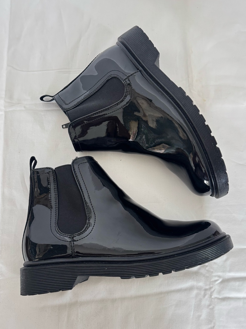 Steve Madden Glossy Black Chelsea Rain Boots Size 4
